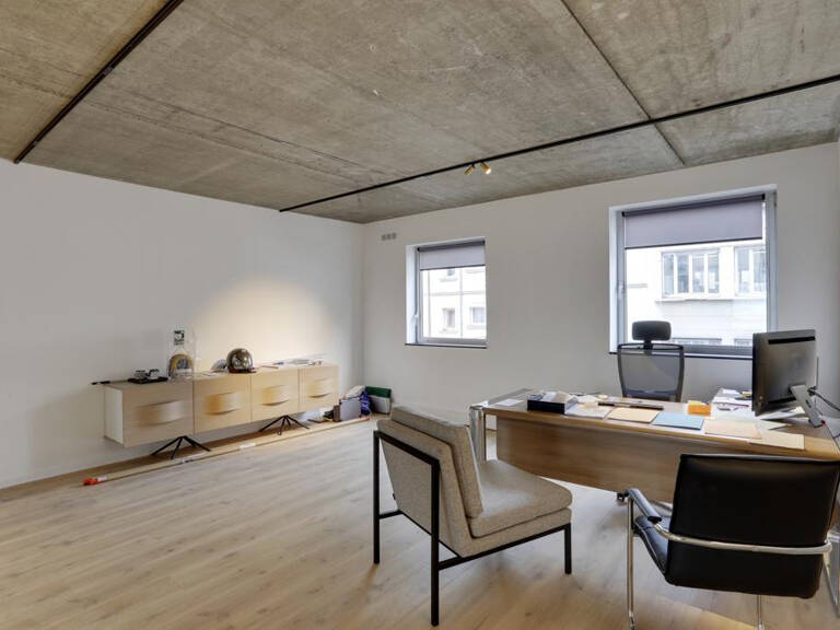 Bureaux indépendants de 520 m² avec terrasse au coeur de Puteaux - La Défense — photo 1