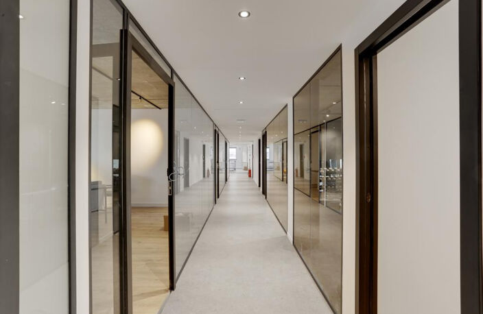 Bureaux indépendants de 520 m² avec terrasse au coeur de Puteaux - La Défense — photo 2