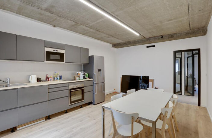 Bureaux indépendants de 520 m² avec terrasse au coeur de Puteaux - La Défense — photo 3