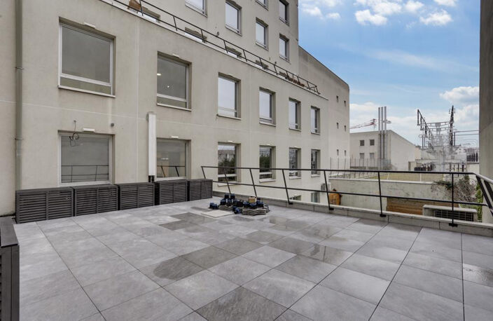 Bureaux indépendants de 520 m² avec terrasse au coeur de Puteaux - La Défense — photo 4