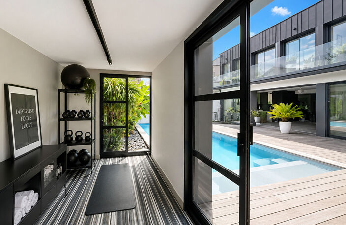 TOULOUSE  - CÔTE PAVÉE Villa contemporaine d'exception -260 m² - Piscine -Salle de sport  Garage — photo 3