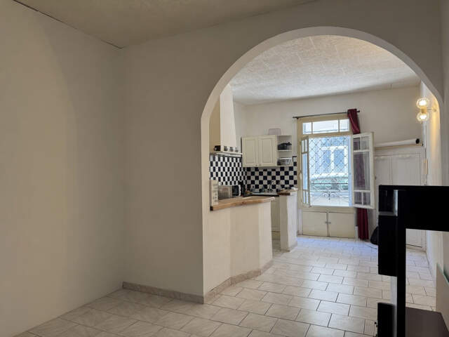 Appartement traversant à Sète 2 pièce(s) 38 m2 centre ville. — photo du bien