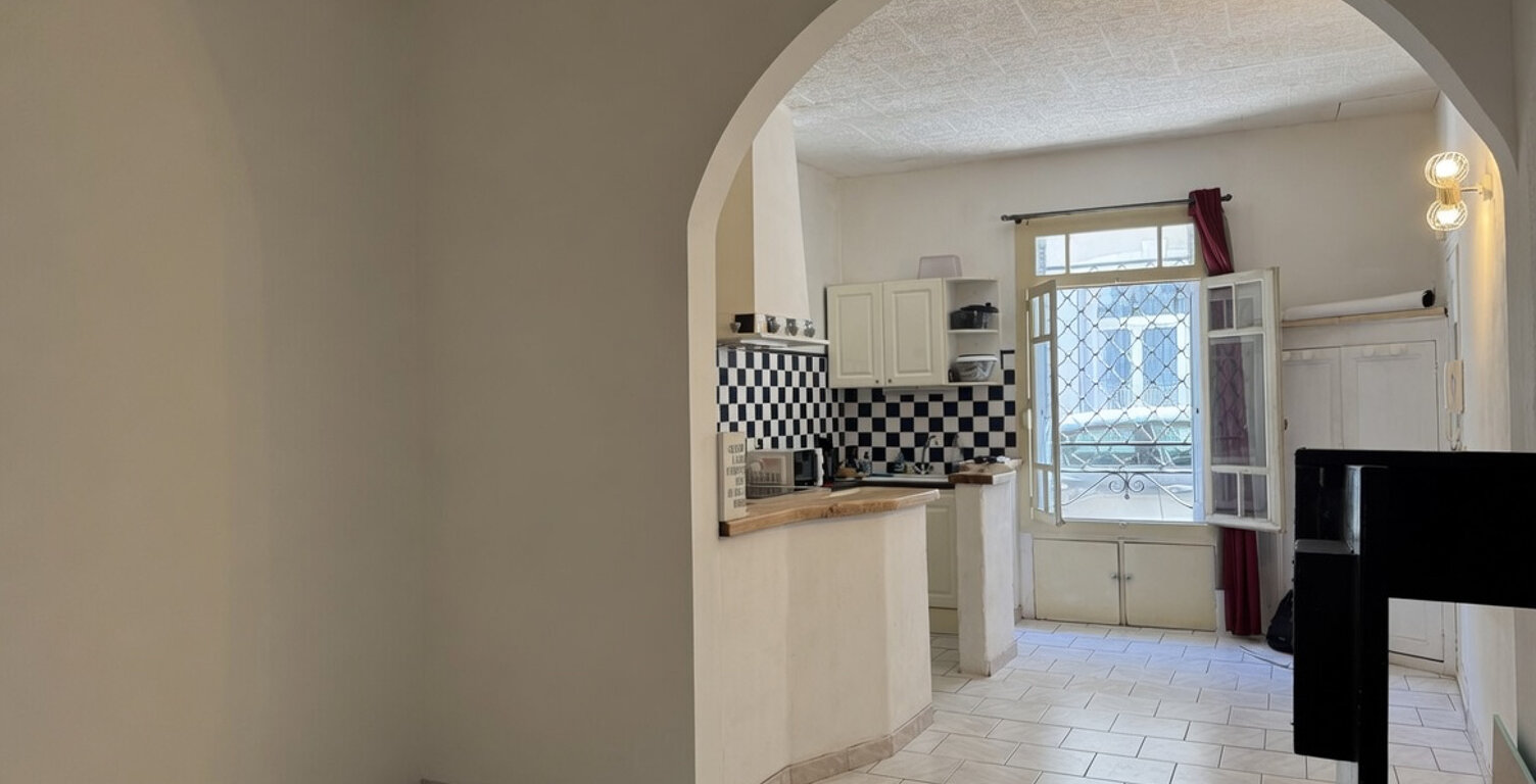 Appartement traversant à Sète 2 pièce(s) 38 m2 centre ville. — photo 1