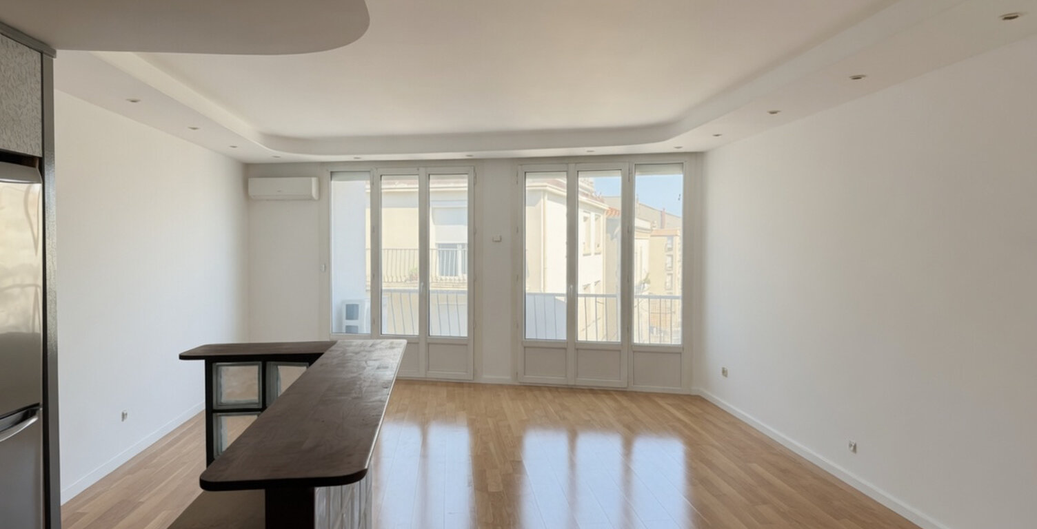 Appartement Sète  quartier théâtre 3 pièce(s) 70 m2 traversant avec grand balcon et ascenseur — photo 1