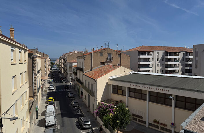 Appartement Sète  quartier théâtre 3 pièce(s) 70 m2 traversant avec grand balcon et ascenseur — photo 2