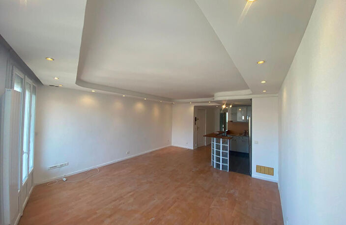 Appartement Sète  quartier théâtre 3 pièce(s) 70 m2 traversant avec grand balcon et ascenseur — photo 3