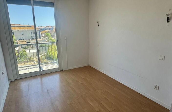 Appartement Sète  quartier théâtre 3 pièce(s) 70 m2 traversant avec grand balcon et ascenseur — photo 4