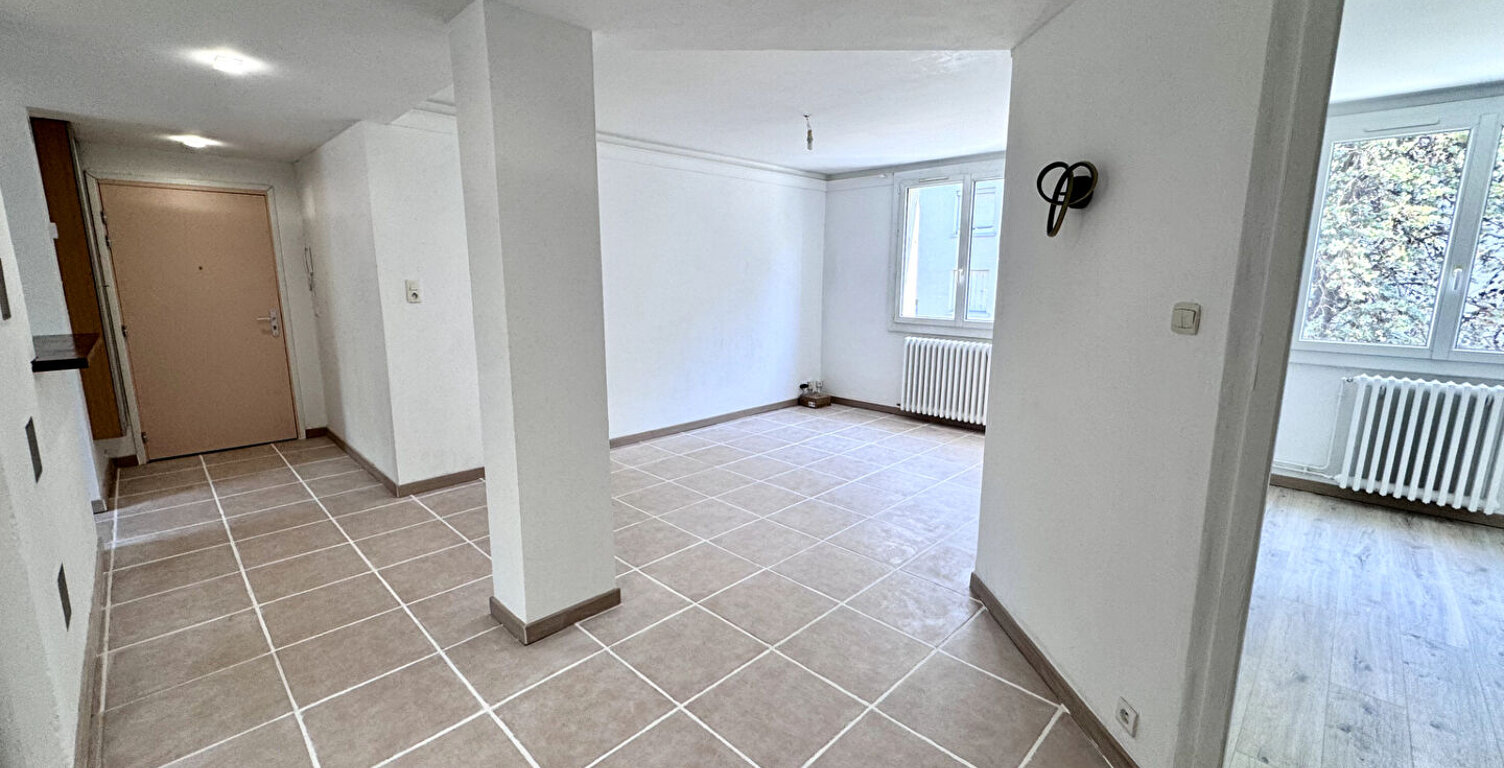 APPARTEMENT 65 M2 avec balcon  + Cave à Sète — photo 1