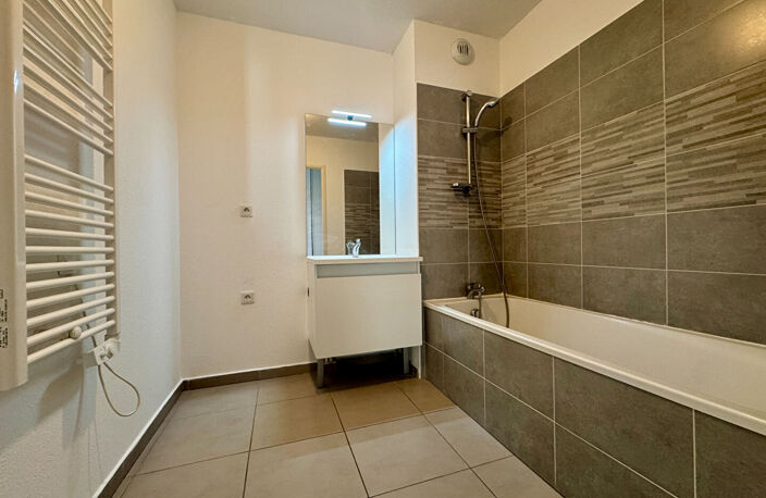 Appartement  T4 Terrasse - Ascenseur Sète 4 pièce(s) 77.31 m2 — photo 4