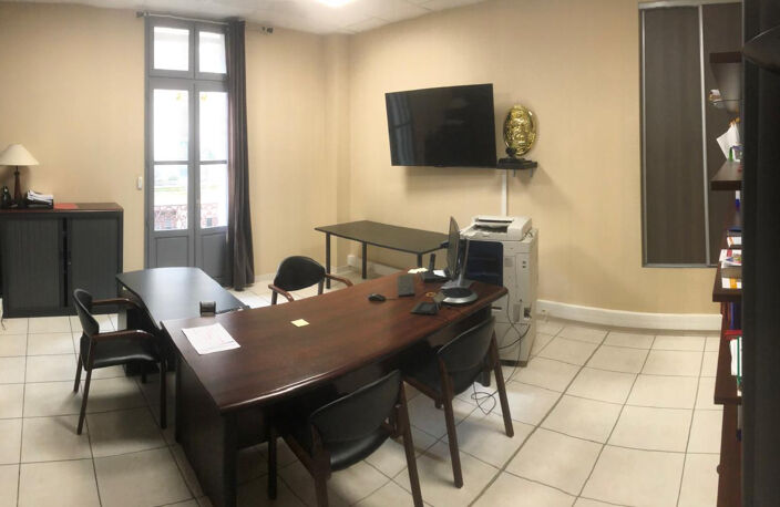 BUREAUX À LOUER EN HYPER CENTRE SÈTE 233M2 acsenceur — photo 2