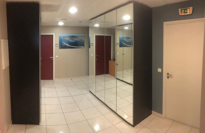 BUREAUX À LOUER EN HYPER CENTRE SÈTE 233M2 acsenceur — photo 4