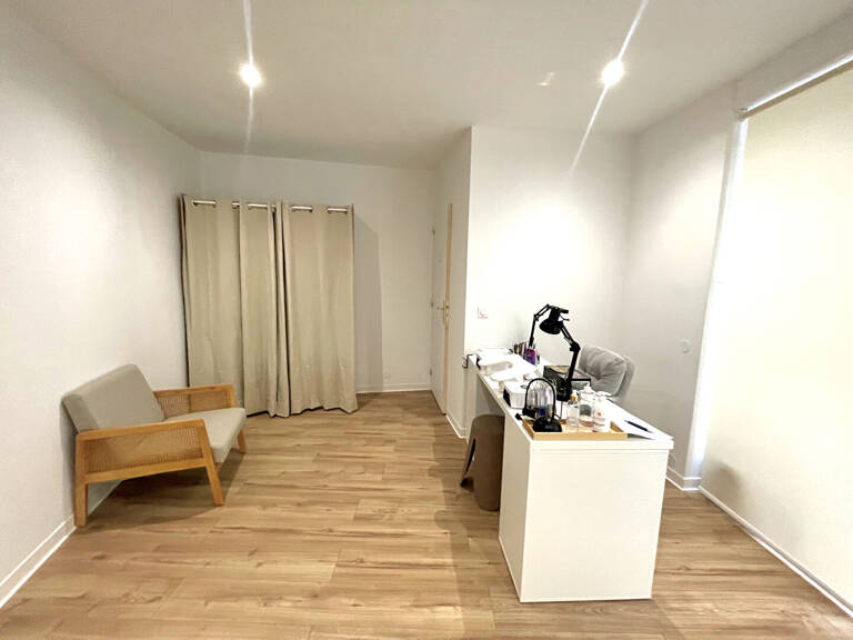 À LOUER -  LOCAL COMMERCIAL 28 m²  - CENTRE-VILLE FRONTIGNAN — photo 1