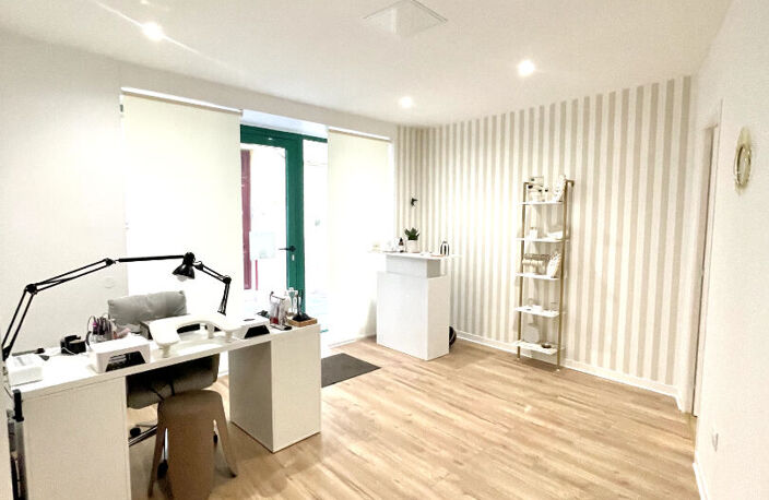 À LOUER -  LOCAL COMMERCIAL 28 m²  - CENTRE-VILLE FRONTIGNAN — photo 4