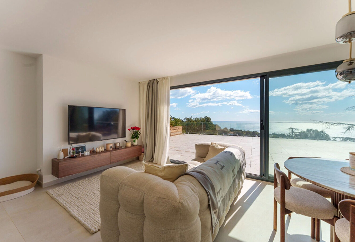 Appartement  entièrement rénové  à Sète sur le mont Saint Clair côté Sud avec vue Mer, terrasse 110 m2 et garage — photo 1