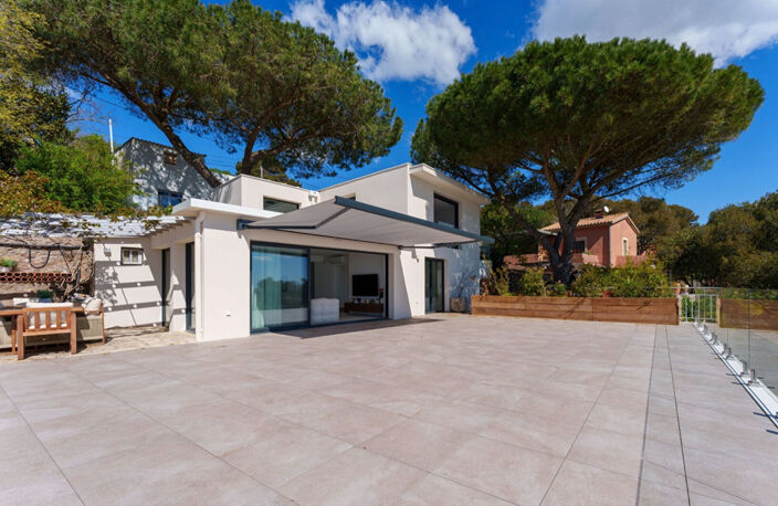 Appartement  entièrement rénové  à Sète sur le mont Saint Clair côté Sud avec vue Mer, terrasse 110 m2 et garage — photo 2