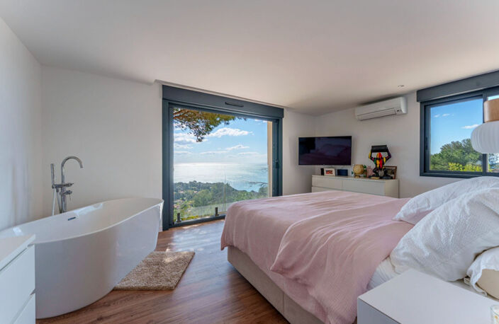 Appartement  entièrement rénové  à Sète sur le mont Saint Clair côté Sud avec vue Mer, terrasse 110 m2 et garage — photo 3