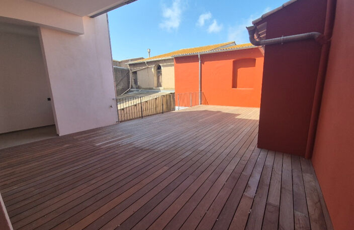 Appartement SETE 3 pièce(s) 139 m2 Centre ville de Sète sur quai avec terrasse — photo 2