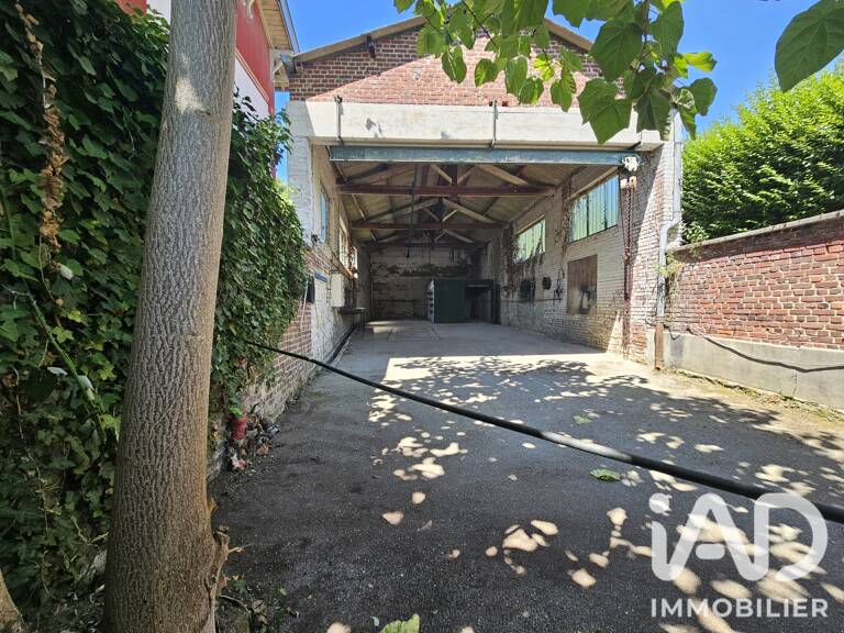 Vente Garage 183 m&sup2; — photo 1