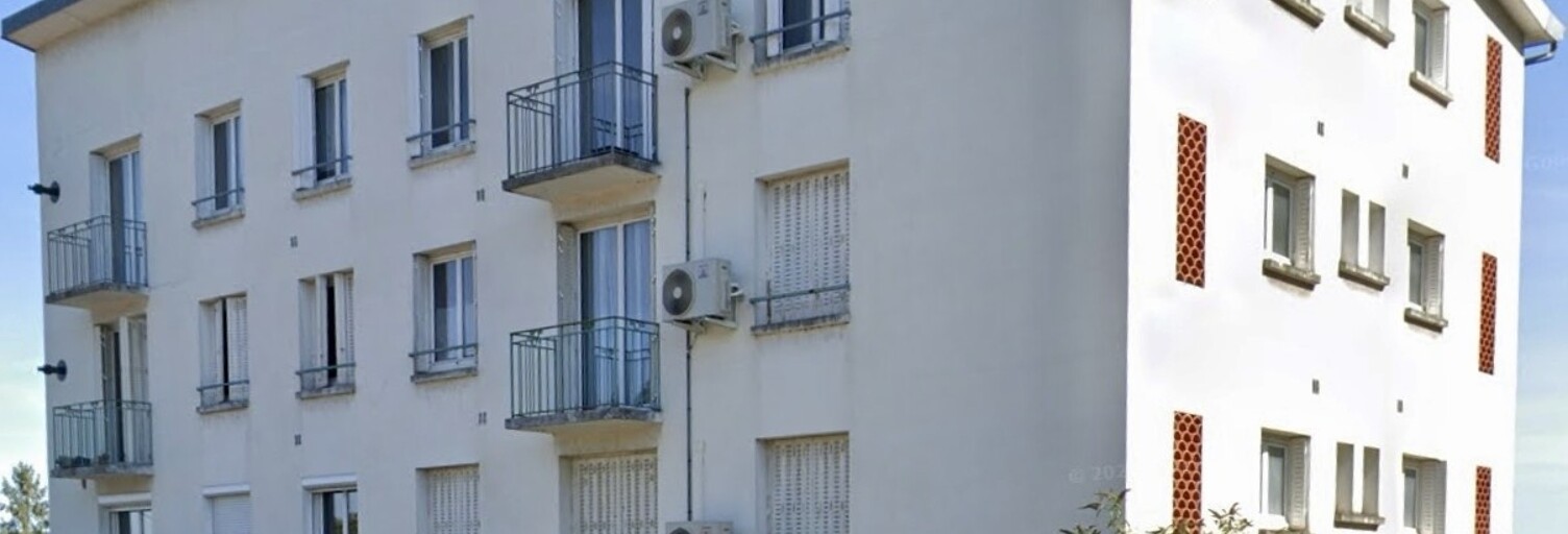 Immeuble  1244 m² à vendre à Saint-Amand-Montrond (18200)
