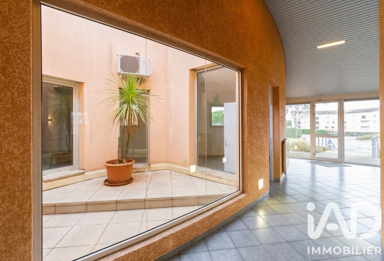 Vente Boutique/Local commercial 348 m&sup2; — photo 1