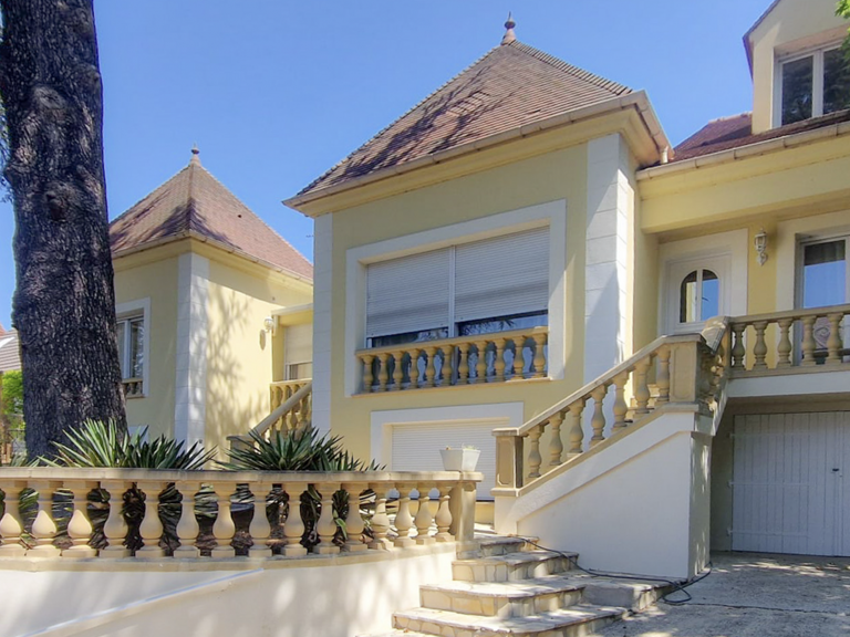Vente Maison traditionnelle 13 pièces — photo 1