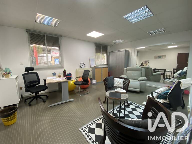 Vente Boutique/Local commercial 101 m&sup2; — photo 1
