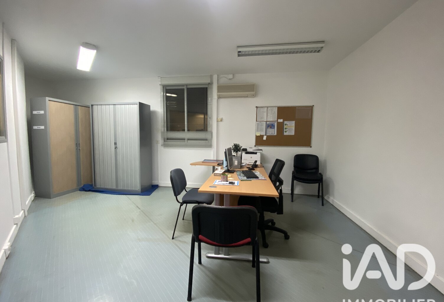 Vente Boutique/Local commercial 81 m&sup2; — photo 1