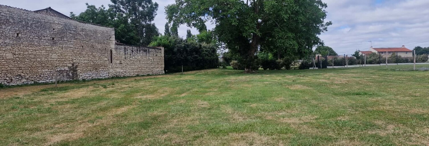 Terrain  793 m² à vendre à Saint-Macaire-du-Bois (49260)