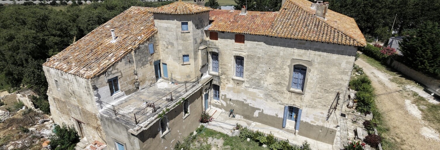 Maison 9 Pièces 600 m² à vendre à Saint-Gilles (30800)