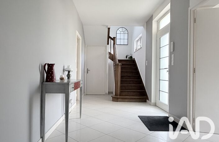 Vente Maison/villa 8 pièces — photo 2