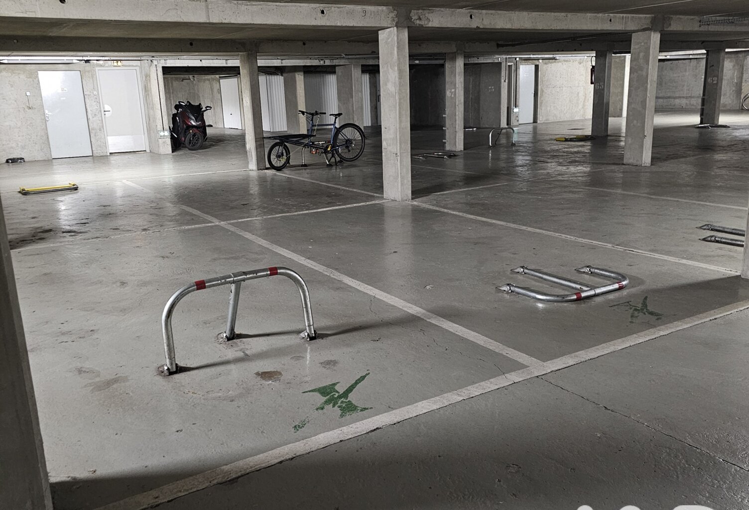 Vente Garage 12 m&sup2; — photo 1