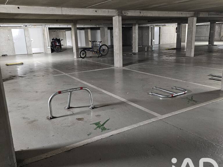 Vente Garage 12 m&sup2; — photo 1