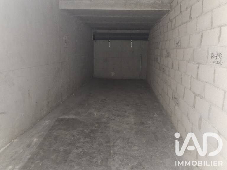 Vente Garage 23 m&sup2; — photo 1