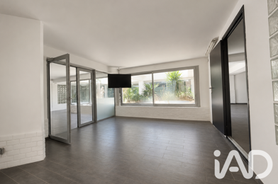 Commerce  740000 €