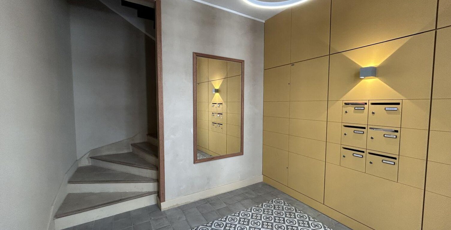 Location Boutique/Local commercial 97 m&sup2; — photo 1