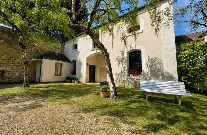 Maison en pierre de 8 pièces principales — photo 2