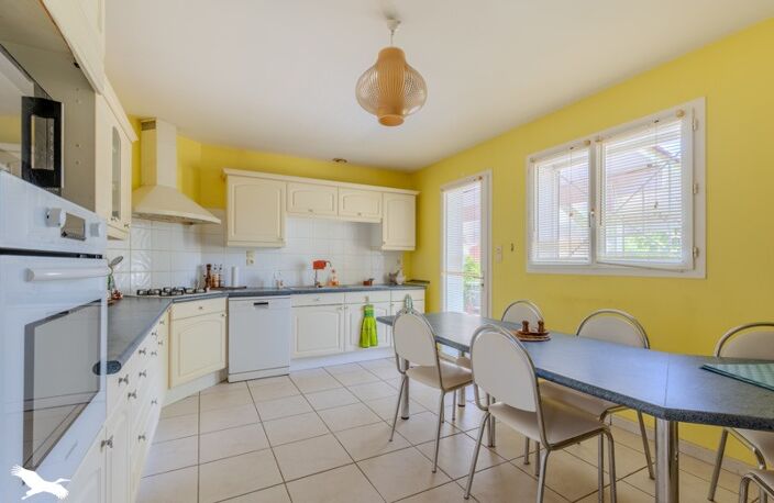 Vente maison 5 pièces 140 m² Bassens (33530) — photo 3