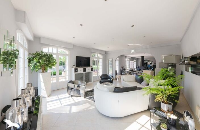 Contemporaine de 8 pièces principales — photo 2