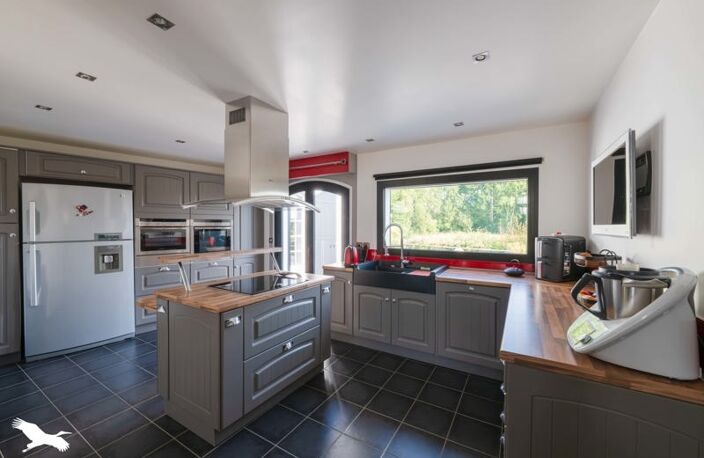Contemporaine de 8 pièces principales — photo 4