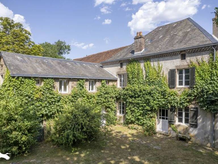 Maison en pierre de 9 pièces principales — photo 1
