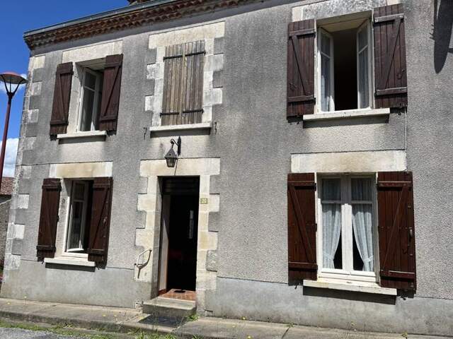 Maison de bourg de 4 pièces principales — photo du bien