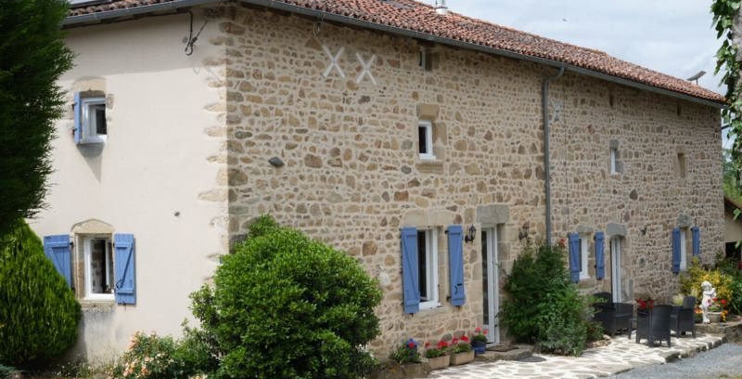 Maison en pierre de 6 pièces principales — photo 1