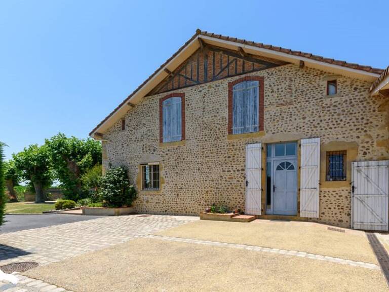 Maison en pierre de 6 pièces principales — photo 1