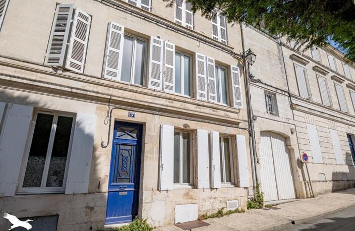 Vente immeuble   Saintes (17100) — photo 2