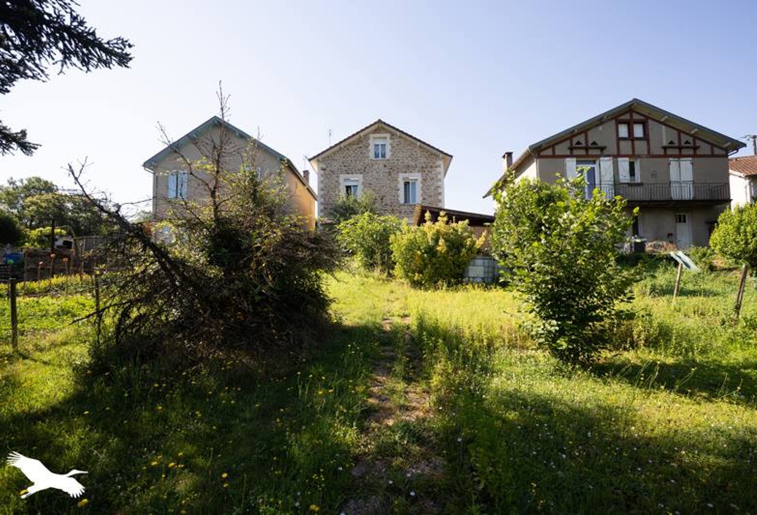 Maison en pierre de 4 pièces principales — photo 1