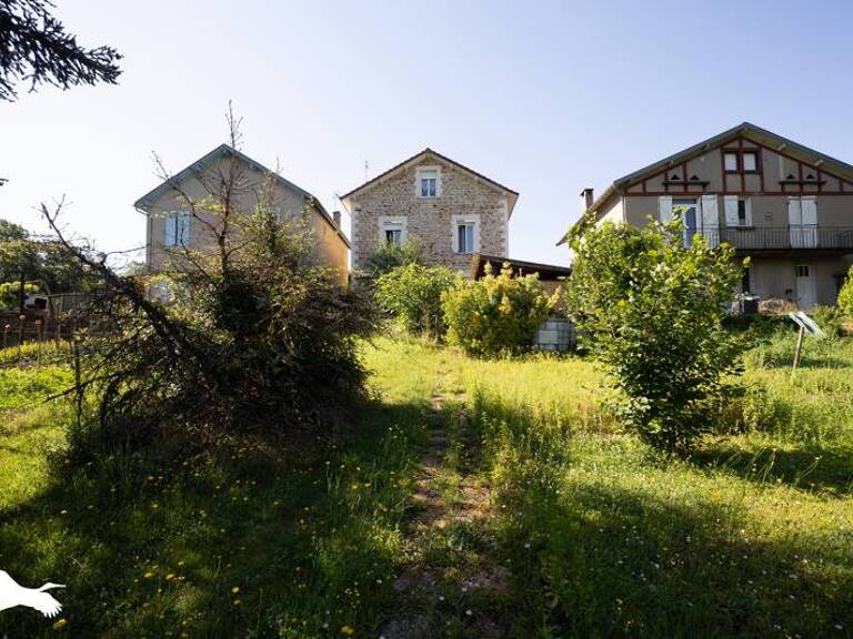 Maison en pierre de 4 pièces principales — photo 1