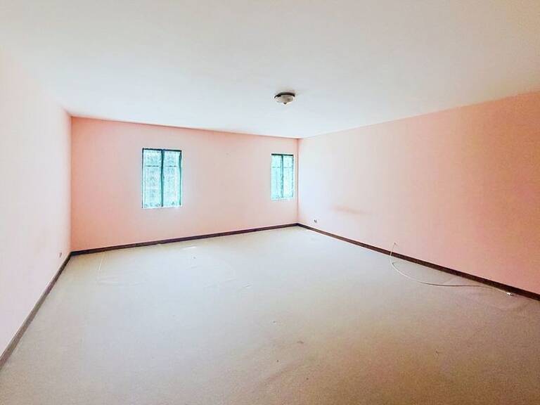 Maison en pierre de 3 pièces principales — photo 1
