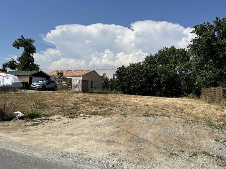 Terrain à construire  697 m²  — photo 1