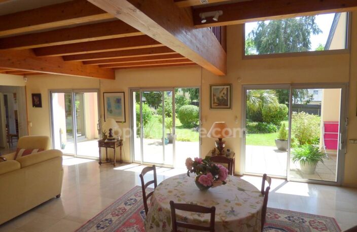 Vaste maison 220 m2 avec beau terrain — photo 3