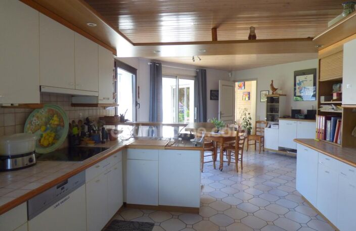 Vaste maison 220 m2 avec beau terrain — photo 4